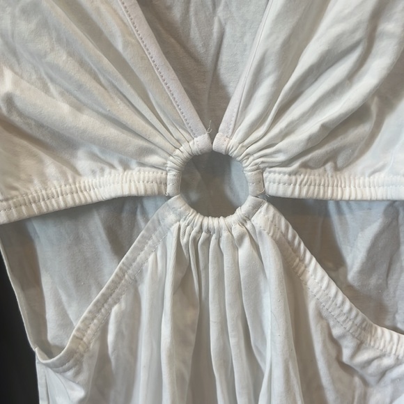 Mini white long sleeve with cut out details - Picture 3 of 3